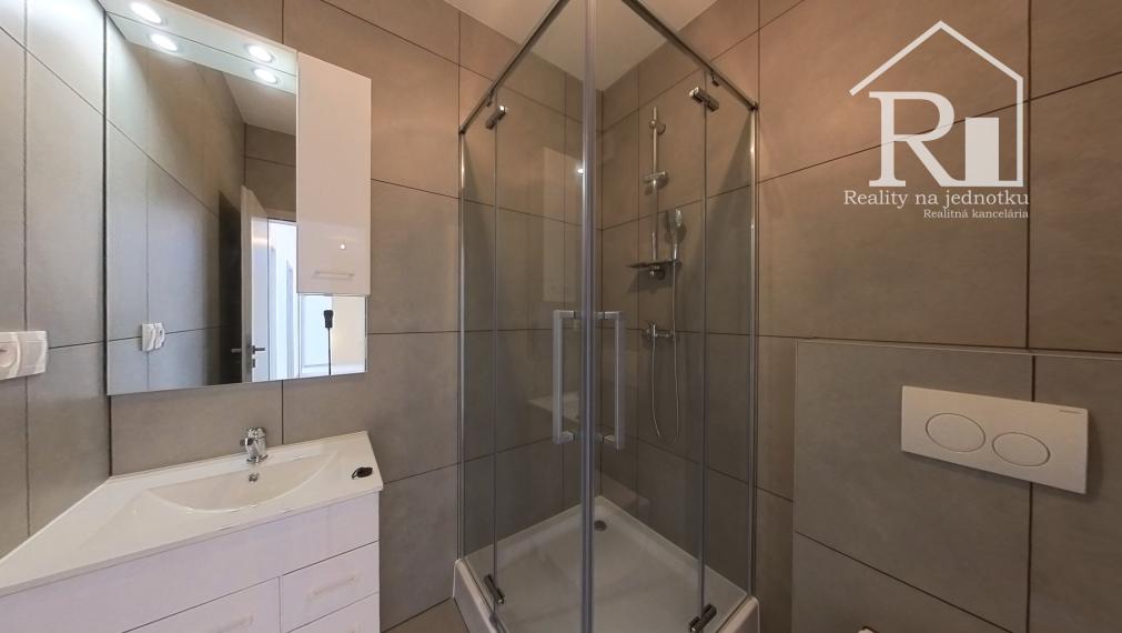 Novostavba - Moderný 3 izbový byt