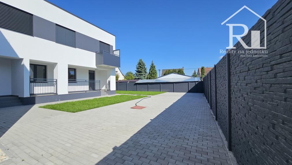 Novostavba - Moderný 3 izbový byt