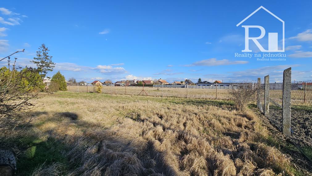 Rekreačná nehnuteľnosť na slnečnom pozemku 1538m2