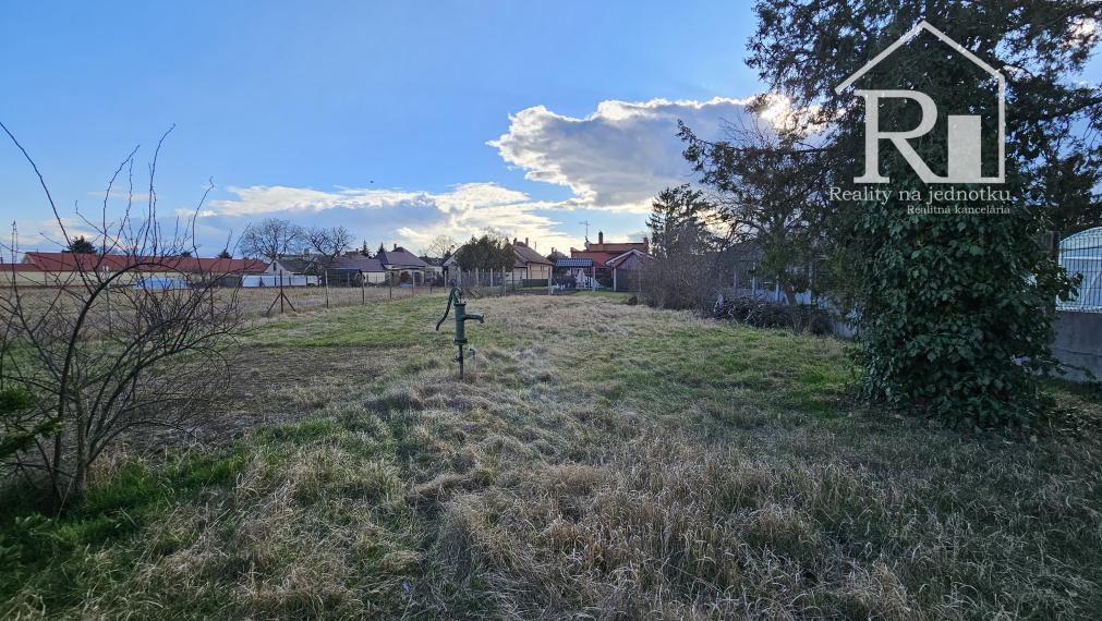 Rekreačná nehnuteľnosť na slnečnom pozemku 1538m2