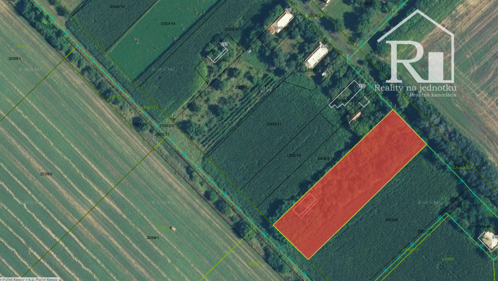 Slnečný pozemok na výstavbu rodinného domu.