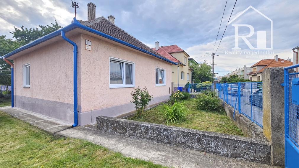 Predaj domu s pozemkom 1739 m² – Trenčín – Biskupice