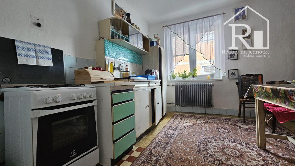 Predaj domu s pozemkom 1739 m² – Trenčín – Biskupice