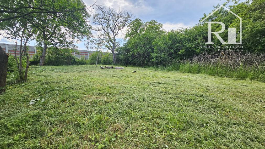 Predaj domu s pozemkom 1739 m² – Trenčín – Biskupice