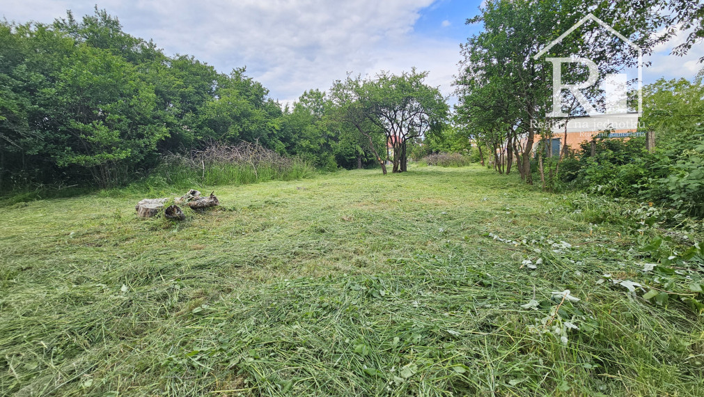 Predaj domu s pozemkom 1739 m² – Trenčín – Biskupice