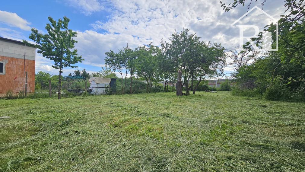 Predaj domu s pozemkom 1739 m² – Trenčín – Biskupice