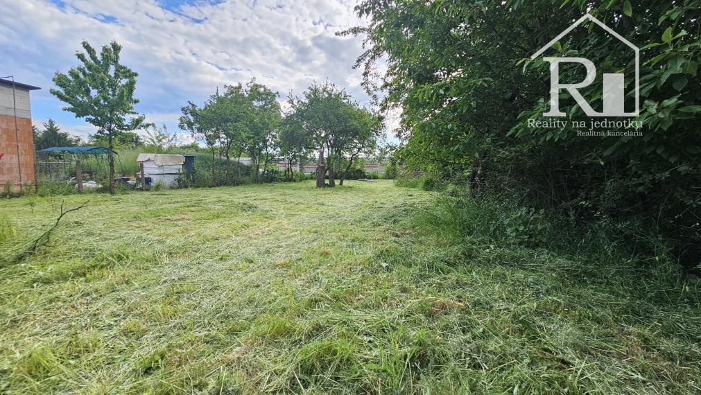 Predaj domu s pozemkom 1739 m² – Trenčín – Biskupice