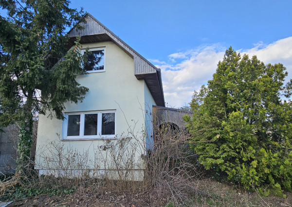 Rekreačná nehnuteľnosť na slnečnom pozemku 1538m2